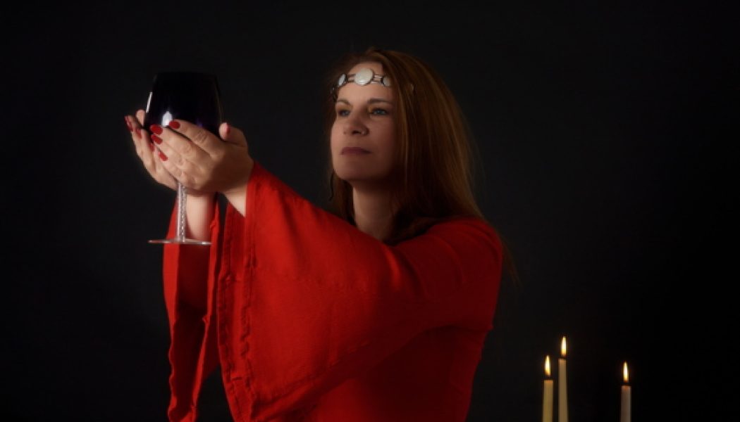 Priest/Priestess